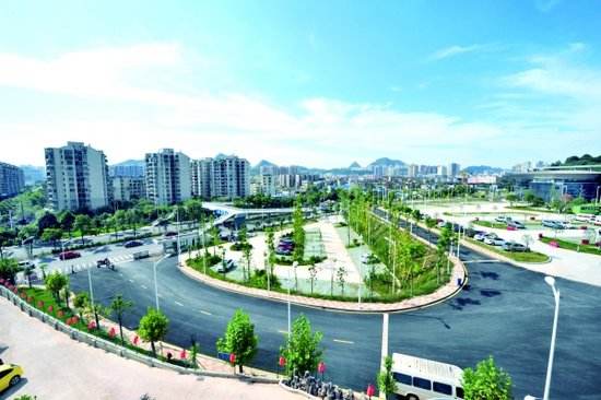 經開區：“兩新”產業撐起半壁江山